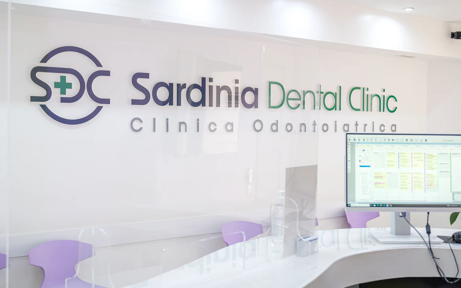 La reception della Sardinia Dental Clinic a Olbia