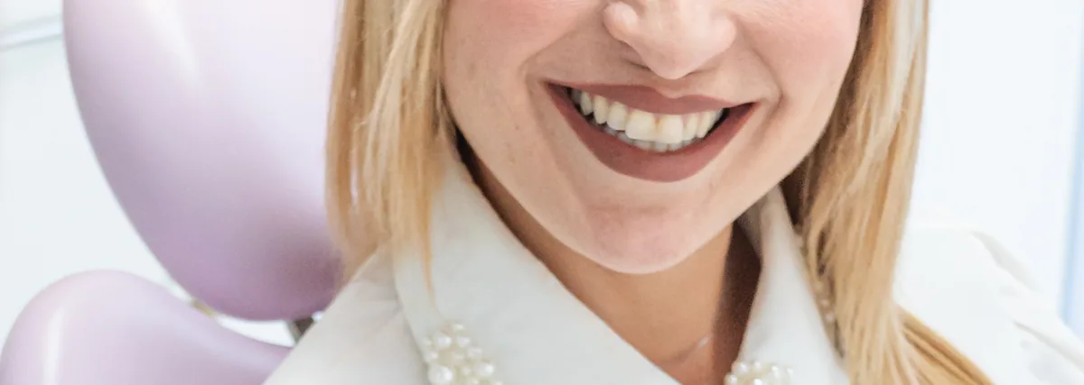 Applicazione e rifinitura · estetica dentale a Olbia